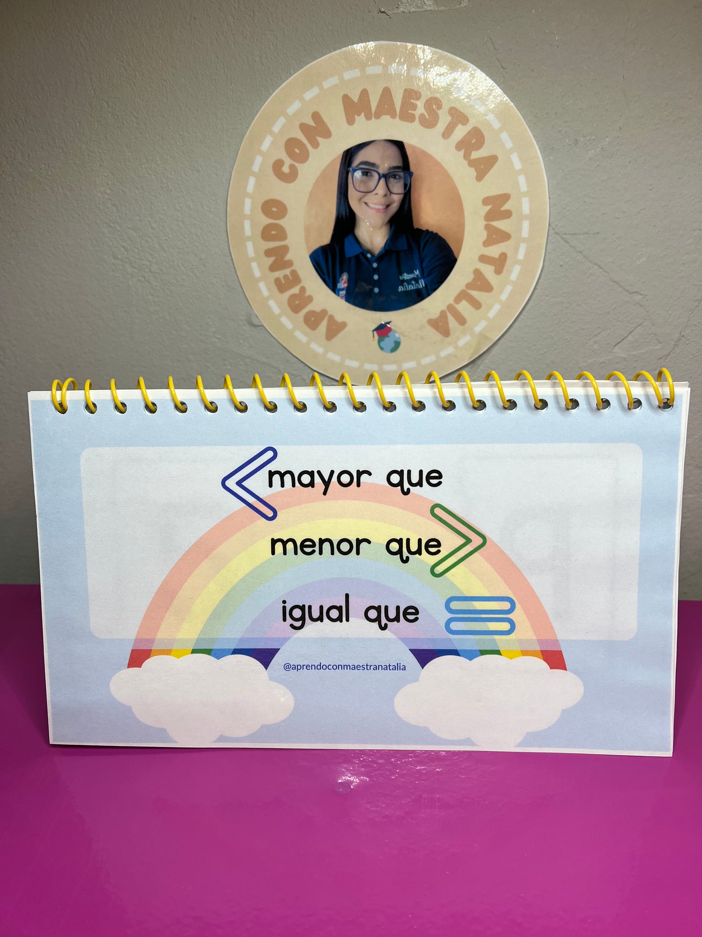 Mini cuaderno de mayo y menor que